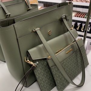 Michael Kors Maisie Large Pebbled Leather 3-in-1 Tote Bag